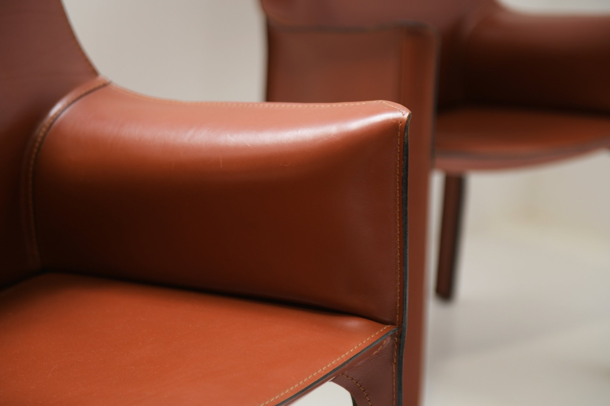 Cab 413 burgundy red dining chairs Mario Bellini Cassina Cab 413 burgundy red dining chairs Mario Bellini Cassina